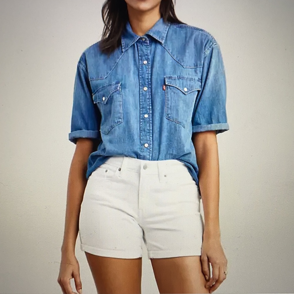 Levi’s mid-length shorts in pure white